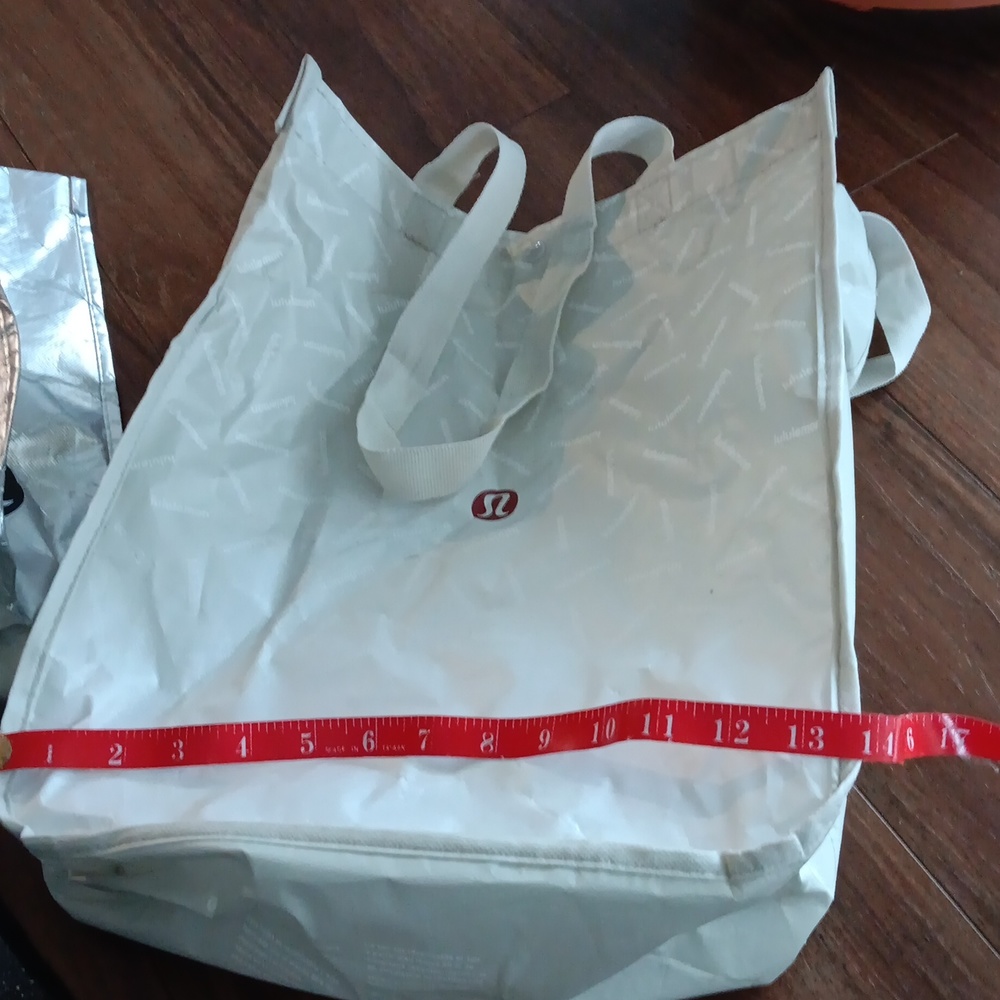 Lululemon shopping bag bundle - Picture 4 of 7